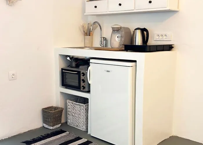 Prickly Pear House Plaka (Milos)